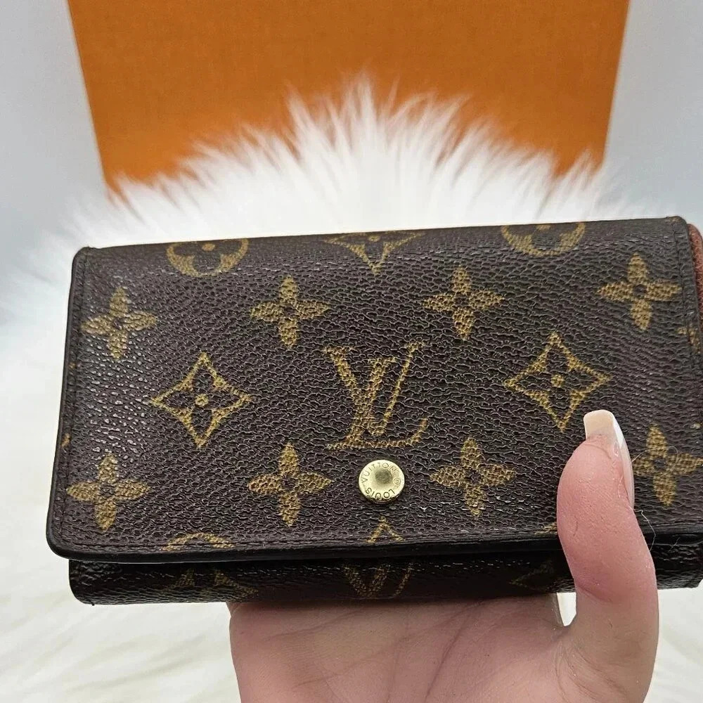 Louis  Vuitton Porte Monnaie Tresor Zipper Wallet